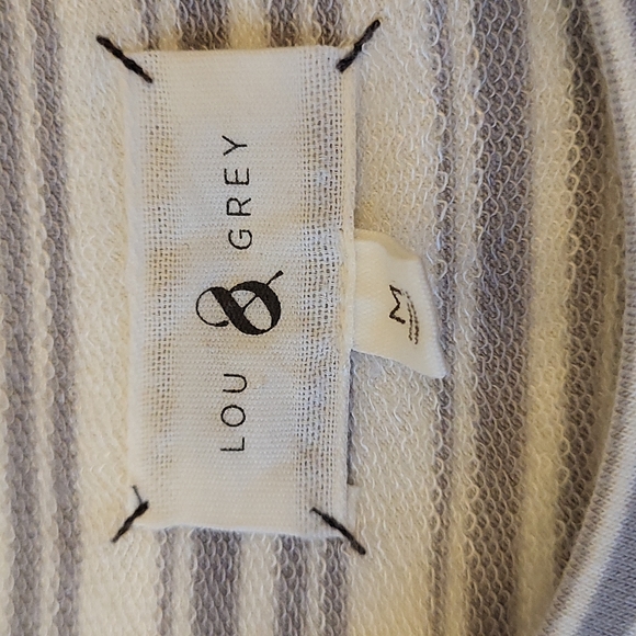 Cute tunic top or dress lu grey size medium, white with  Gray horizontal stripes - Picture 3 of 4